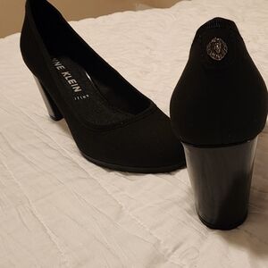 Anne Klein Black Chunky Heel Pumps